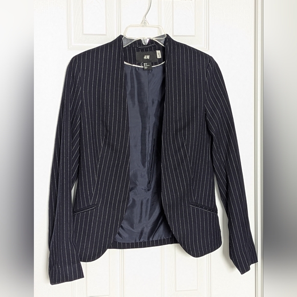 H&M Jackets & Blazers - H&M Women's (Size 2) Navy/White Lined Pinstripe Blazer/Jacket